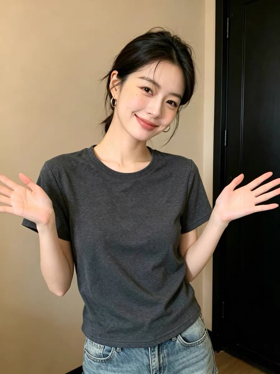 회색 라운드 넥 긍정적 인 어깨 반팔 티셔츠 여성 2026 여름 몸매 가꾸기 슬림해 보이는 미니멀리즘 쇼트 스타일 인사이드 가져 가라. 기본 셔츠 맨위 상세 이미지 5