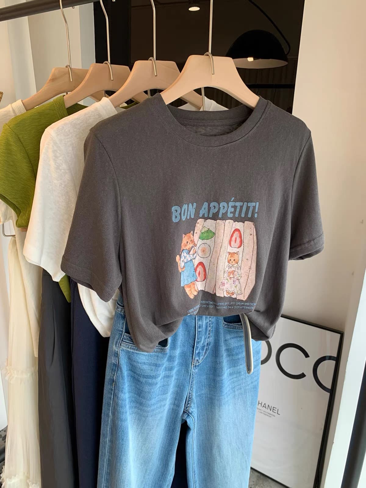 한 부서 만화 프린트 반팔 티셔츠 여성 2026 여름 새로운 여성 의류 한국 스타일 청 新正 어깨 의류 여성 상세 이미지 1