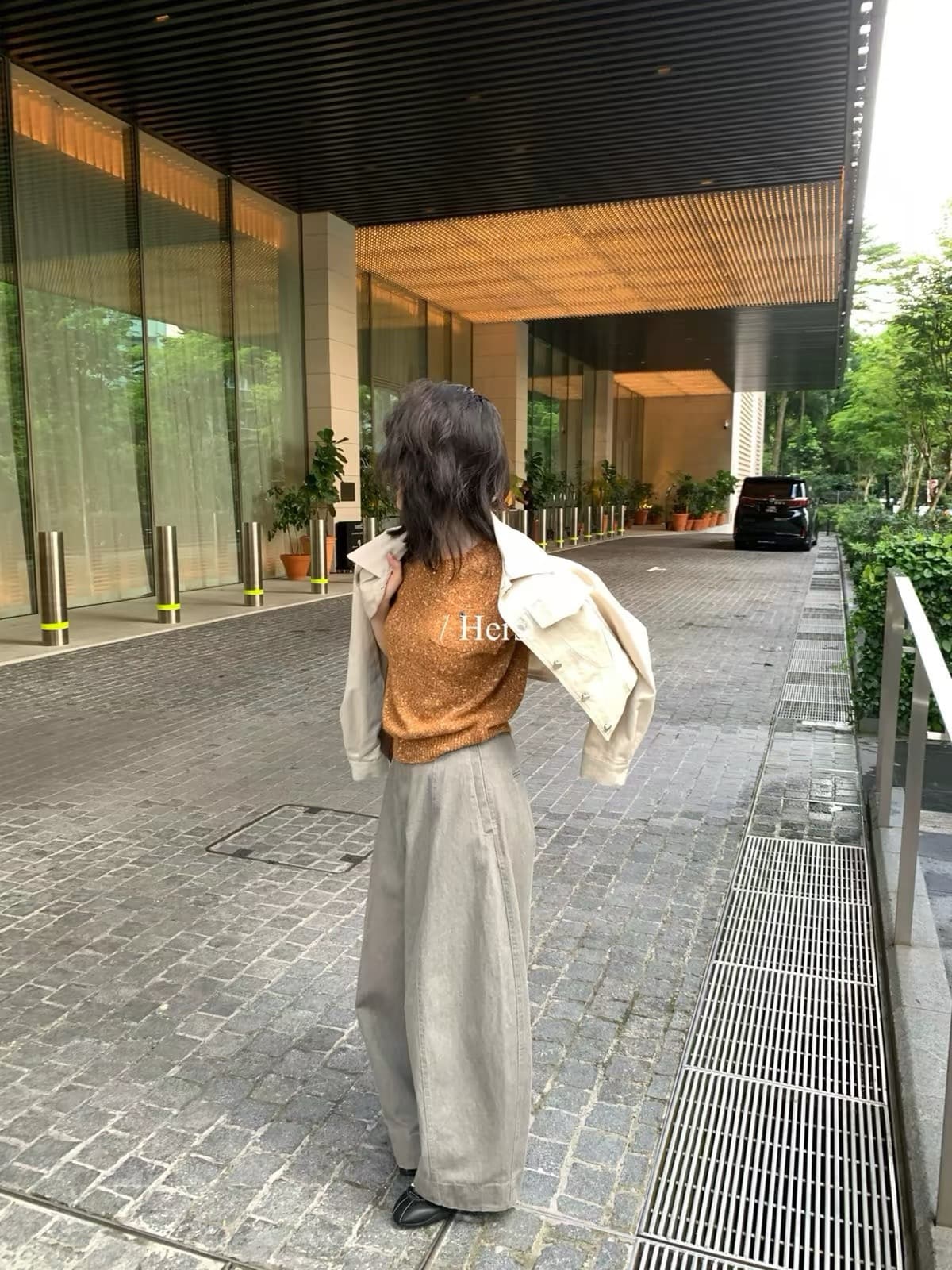 2026 이른 가을 켜기 새로운 한 부서 품격 출퇴근 작은 调性 라운드 넥 풀오버 반팔 보온 스웨터 상세 이미지 1