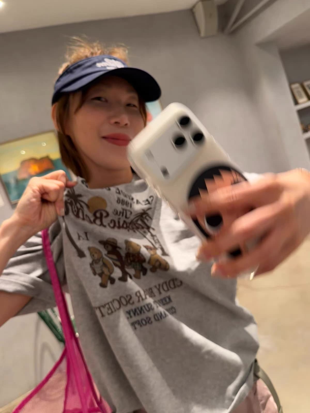 연령 감소 만화 알파벳 프린트 회색 반팔 티셔츠 여성 여름 디자인 센스 작은 대중 루즈핏 슬림해 보이는 Chic 맨위 이미지 2