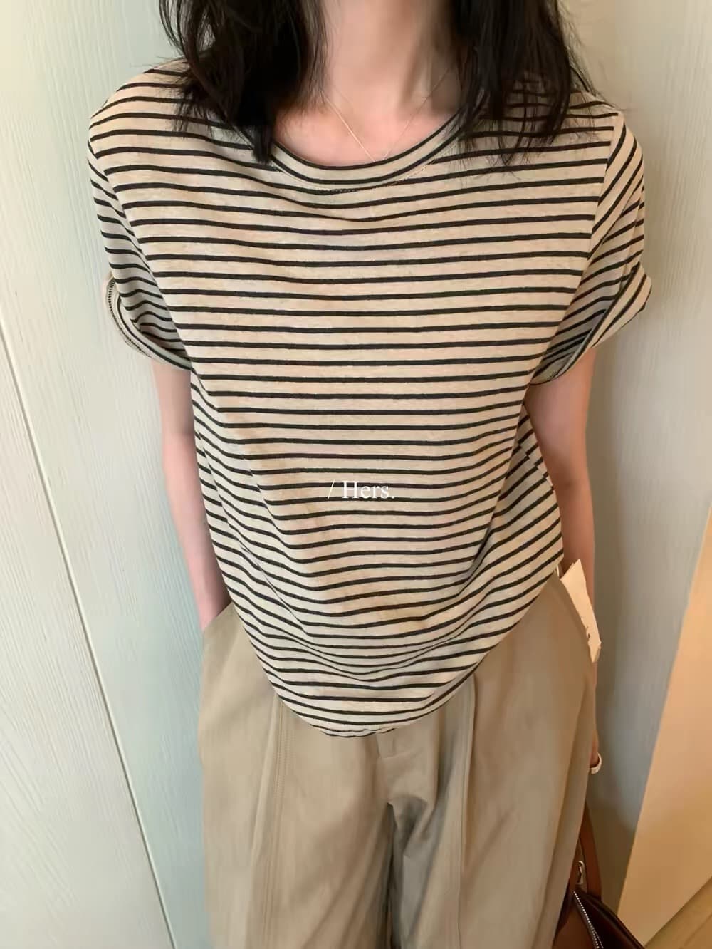 이른 가을 켜기 새로운 미니멀리즘 캐주얼 레트로 한국 스타일 스트라이프 반팔 티셔츠 여성 상세 이미지 7