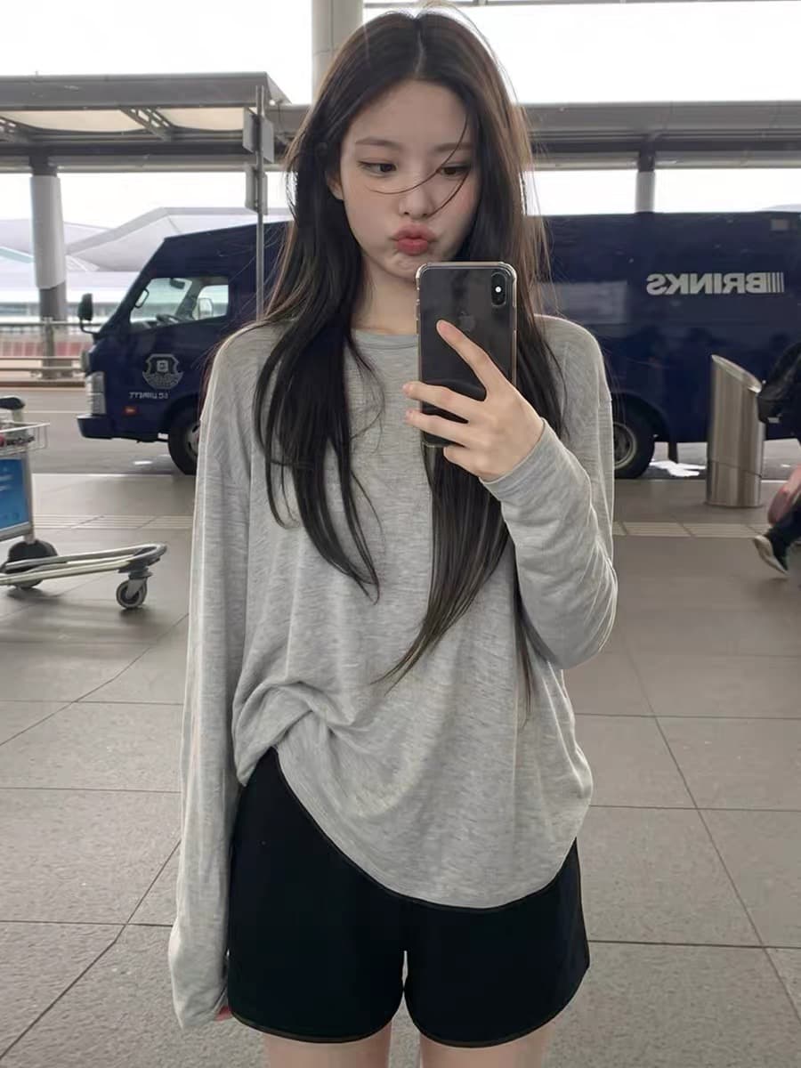 느슨함 센스 느긋한 회색 긴팔 티셔츠 여성 가을 인사이드 가져 가라. 디자인 센스 루즈핏 슬림해 보이는 기본 셔츠 아름다운 맨위