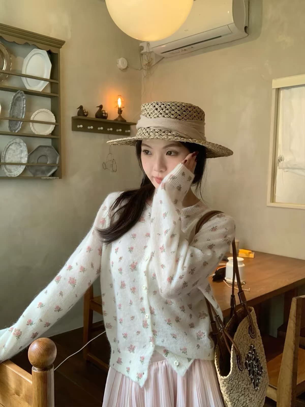 한 부서 달콤함 작은 꽃무늬 라운드 넥 니트 오픈 가디건 여성 디자인 센스 고유 한 연령 감소 쇼트 스타일 맨위 블라우스 봄 상세 이미지 4