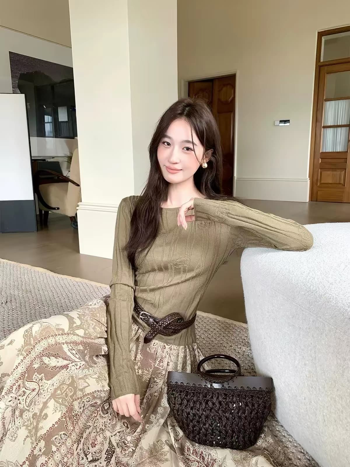 가을 우아함 품격 양모 스트라이프 슬림해 보이는 만나는 니트 이미지 3