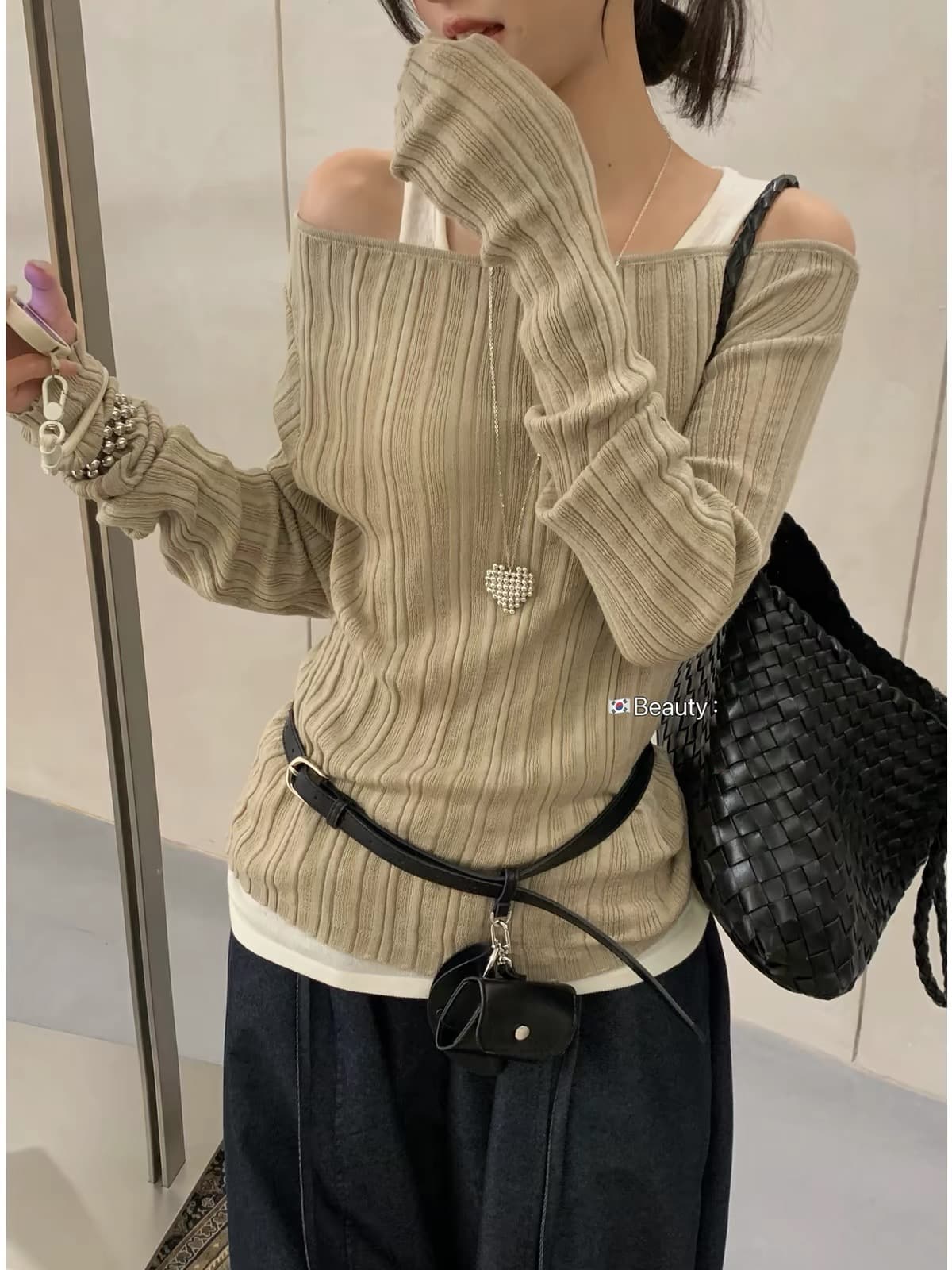 가을 한 부서 캐주얼 루즈핏 순수한 욕망 비스듬한 어깨 몸매 가꾸기 긴팔 페이크 레이어드 니트 스웨터 여성 의류 이미지 2