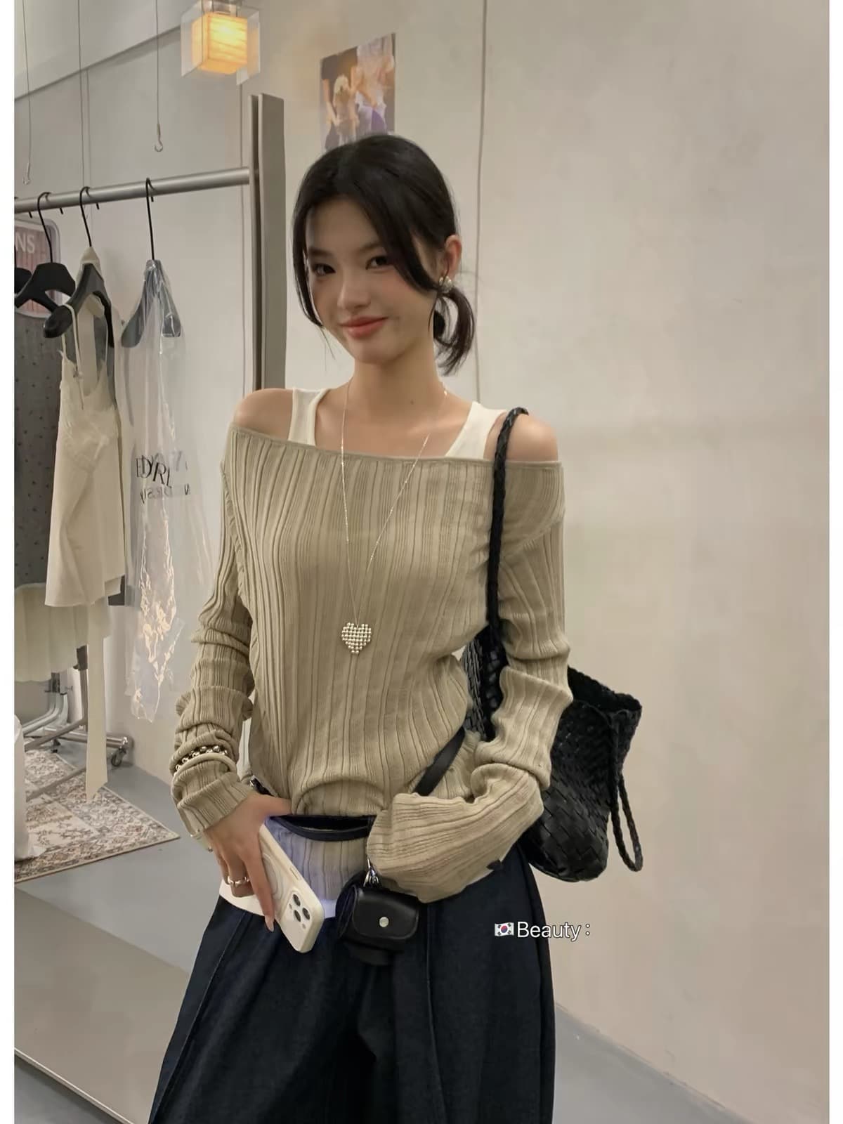 가을 한 부서 캐주얼 루즈핏 순수한 욕망 비스듬한 어깨 몸매 가꾸기 긴팔 페이크 레이어드 니트 스웨터 여성 의류 상세 이미지 2
