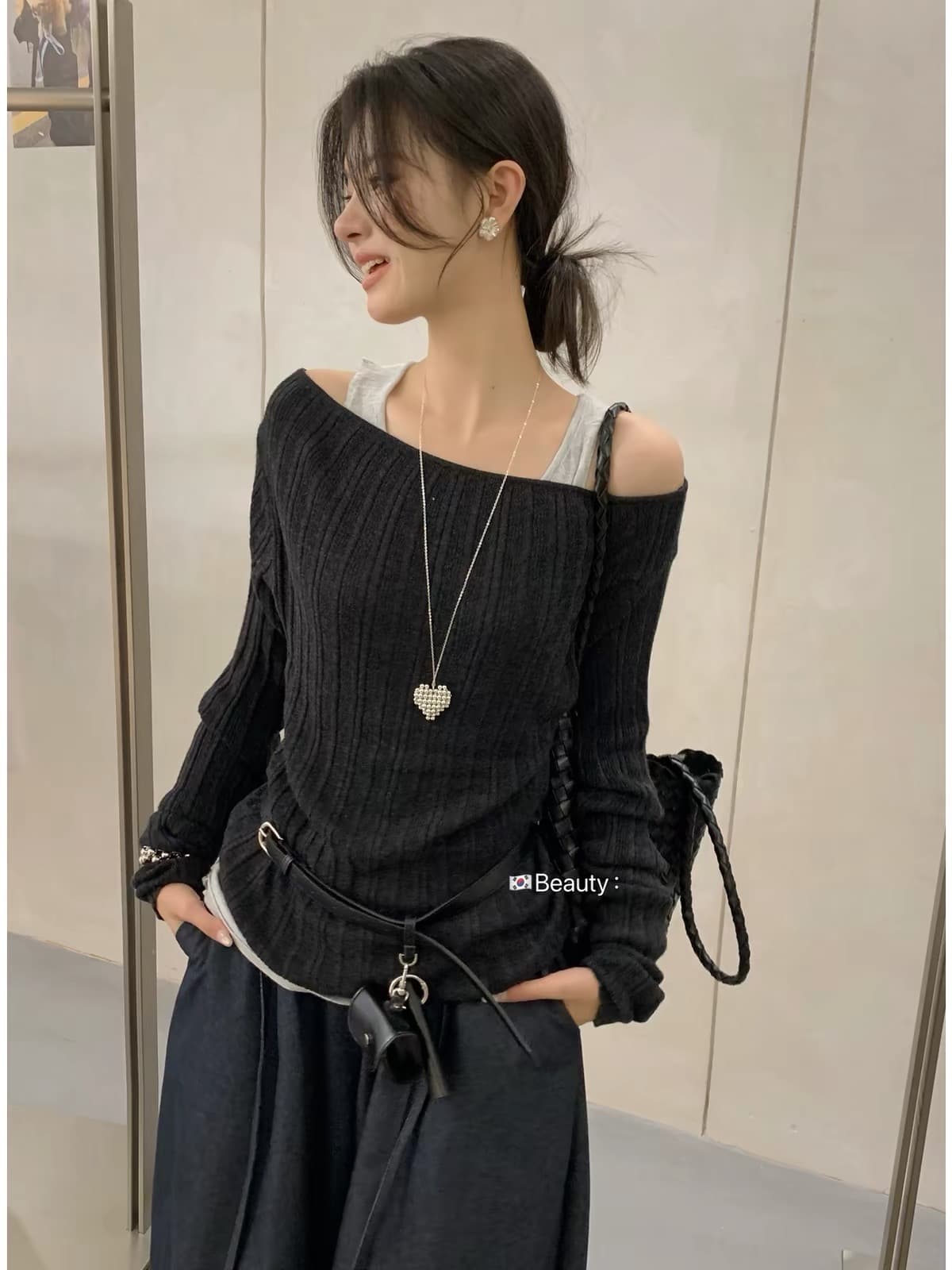 가을 한 부서 캐주얼 루즈핏 순수한 욕망 비스듬한 어깨 몸매 가꾸기 긴팔 페이크 레이어드 니트 스웨터 여성 의류 상세 이미지 5