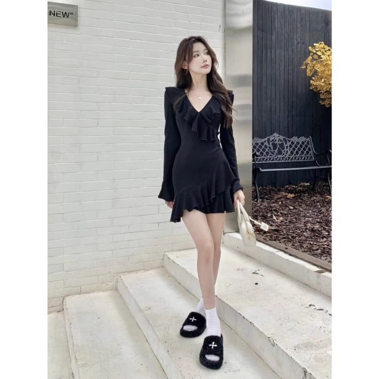 프랑스식 차 휴식 그는 벤 작은 검은 드레스 가을 새로운 순수한 욕망 달콤한 매운맛 V넥 드레스 프릴 미니 스커트 긴팔 여성 이미지 2