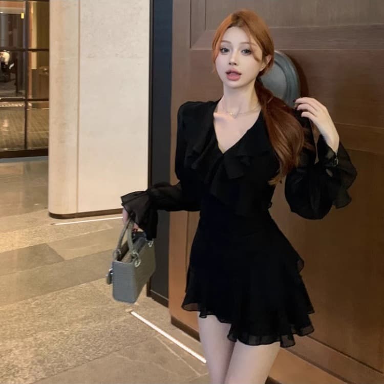 캐치 부서 데이트 치마 순수한 욕망 V넥 나팔 소매 검정색 드레스 작은 키 허리 수축 프릴 치마 이른 봄 새로운 이미지 2