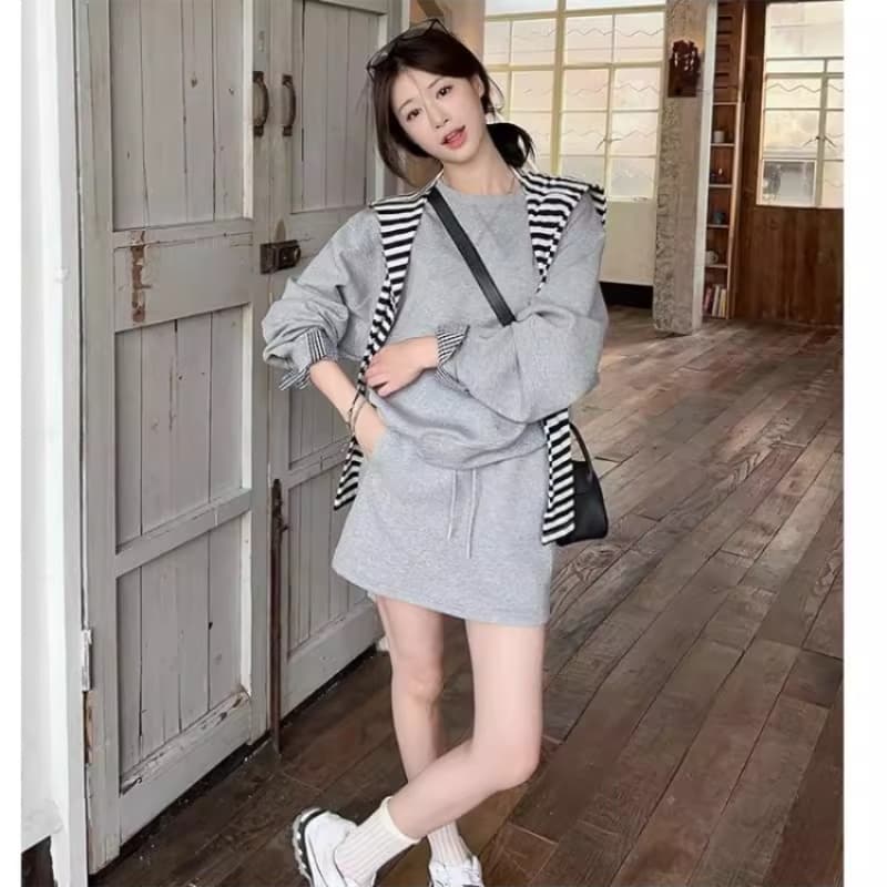 조기 가을 한 부서 코디 전체 집합 이른 봄 착용 가져 가라. 다시 a 다시 바람의 소리 블루 색상 후드티 미니 스커트 투피스 슈트 여성 이미지 4
