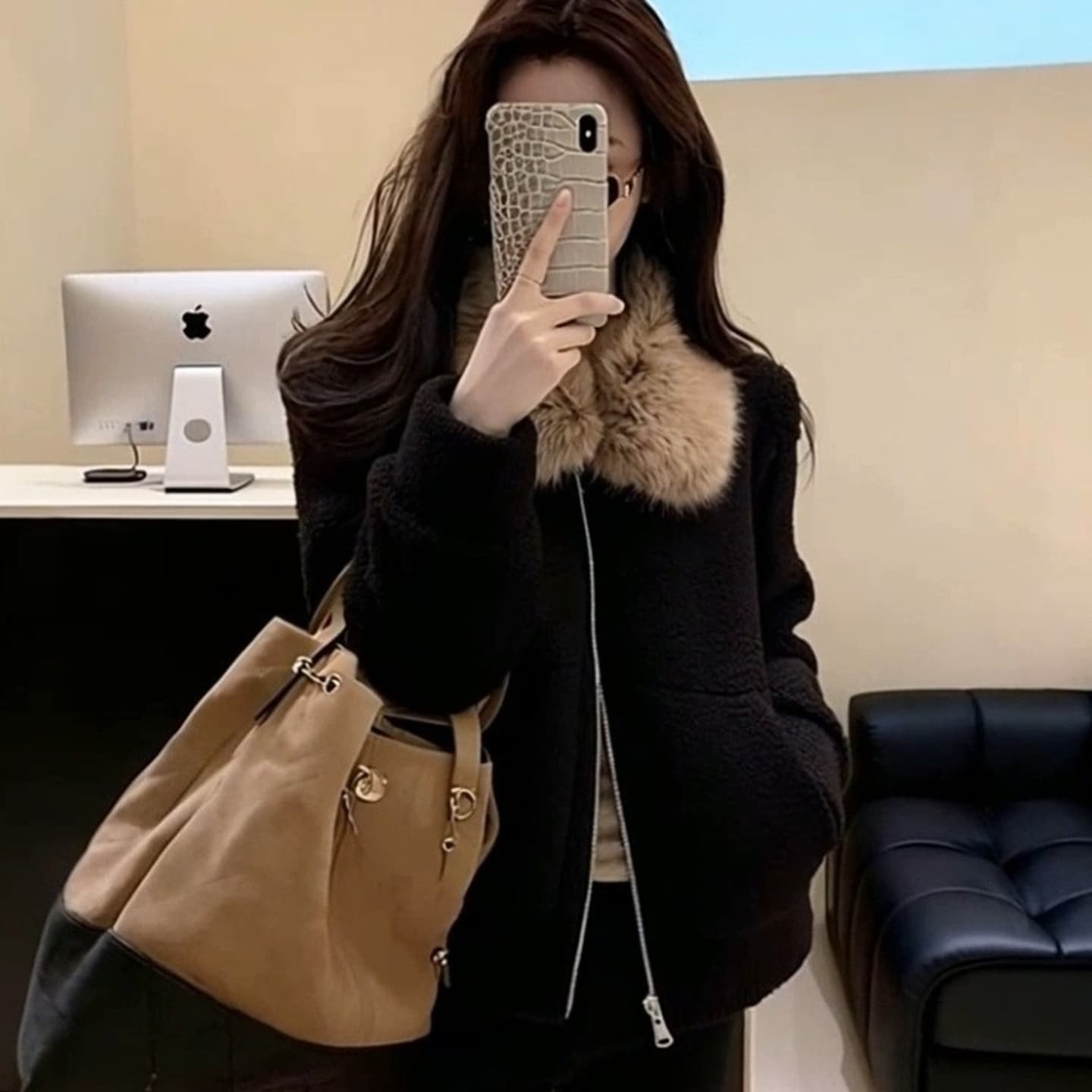 두꺼운 500 그램 양털 플리스 복합 스웨이드 큰 모피 칼라 하나 한 부서 고급 센스 검정색 모피 칼라 지퍼 재킷 이미지 4