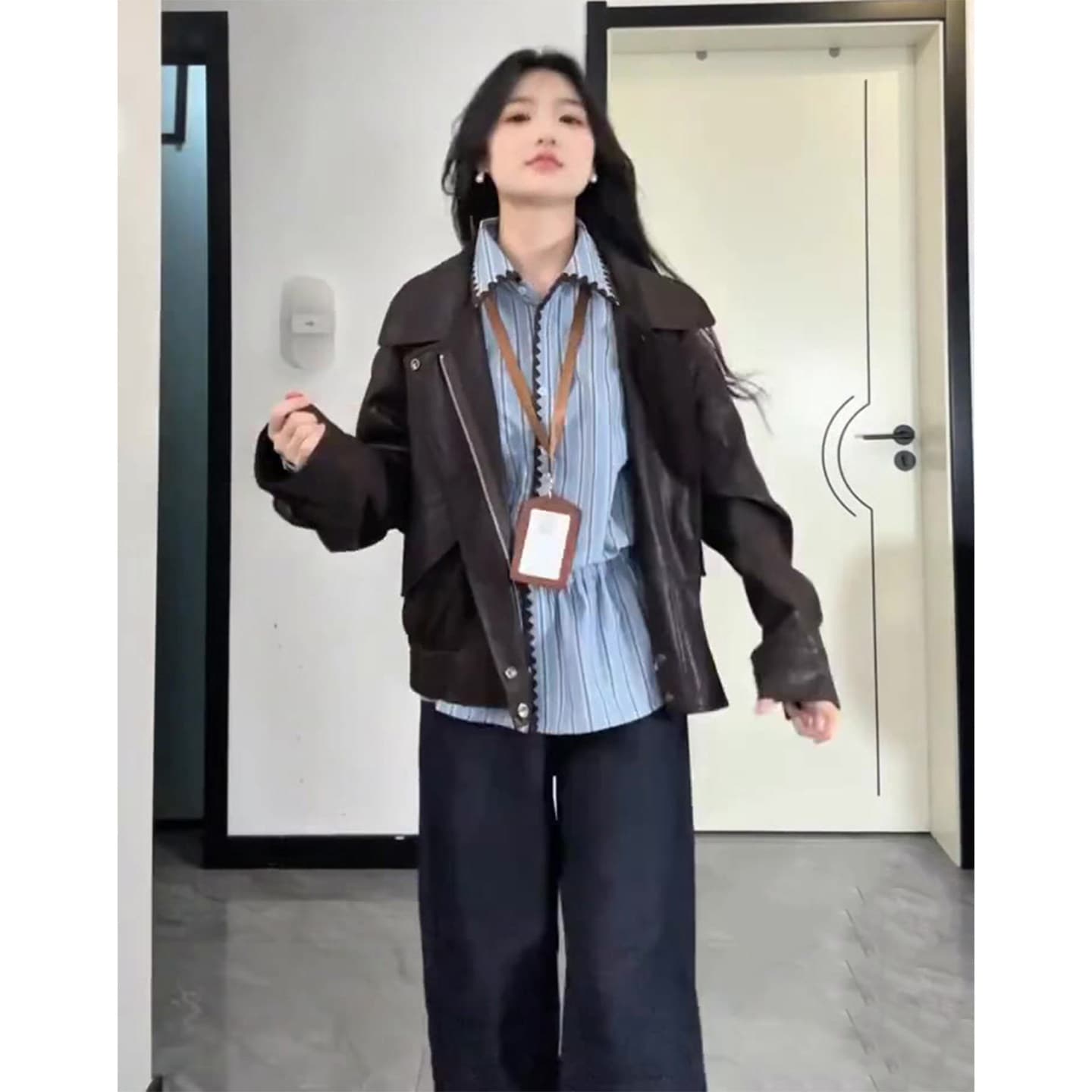 빅 사이즈 지방 mm 배색 스트라이프 여성 셔츠 2026 가을 새로운 한 부서 착용 가져 가라. POLO 칼라 루즈핏 긴팔 셔츠 이미지 4