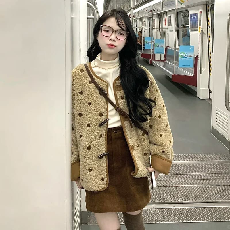 500 그램 양털 플리스 복합 스웨이드 수건 자수 법 하나 레트로 도트 무늬 양털 여성 코트 이미지 2