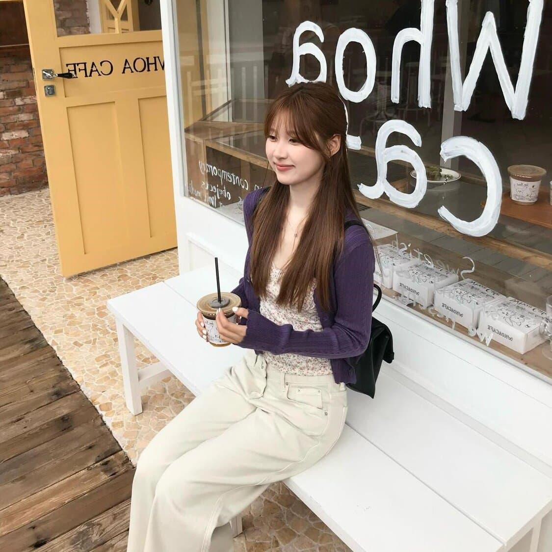 한 부서 달콤한 매운맛 보라색 꽃무늬 캐미솔 인사이드 가져 가라. 이른 봄 새로운 몸매 가꾸기 아름다운 자이언트 잘 생긴 쇼트 스타일 작은 맨위 이미지 2