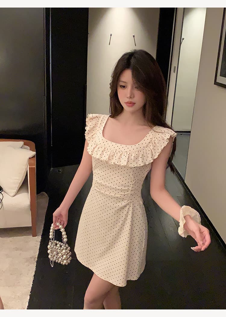 슬림해 보이는 허리 수축 도트 무늬 작은 날다 소매 광장 칼라 여성 드레스 여름 새로운 품격 길다 쇼트 스타일 치마 상세 이미지 7