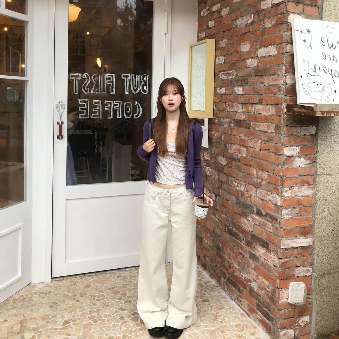 한 부서 달콤한 매운맛 보라색 꽃무늬 캐미솔 인사이드 가져 가라. 이른 봄 새로운 몸매 가꾸기 아름다운 자이언트 잘 생긴 쇼트 스타일 작은 맨위 상세 이미지 8
