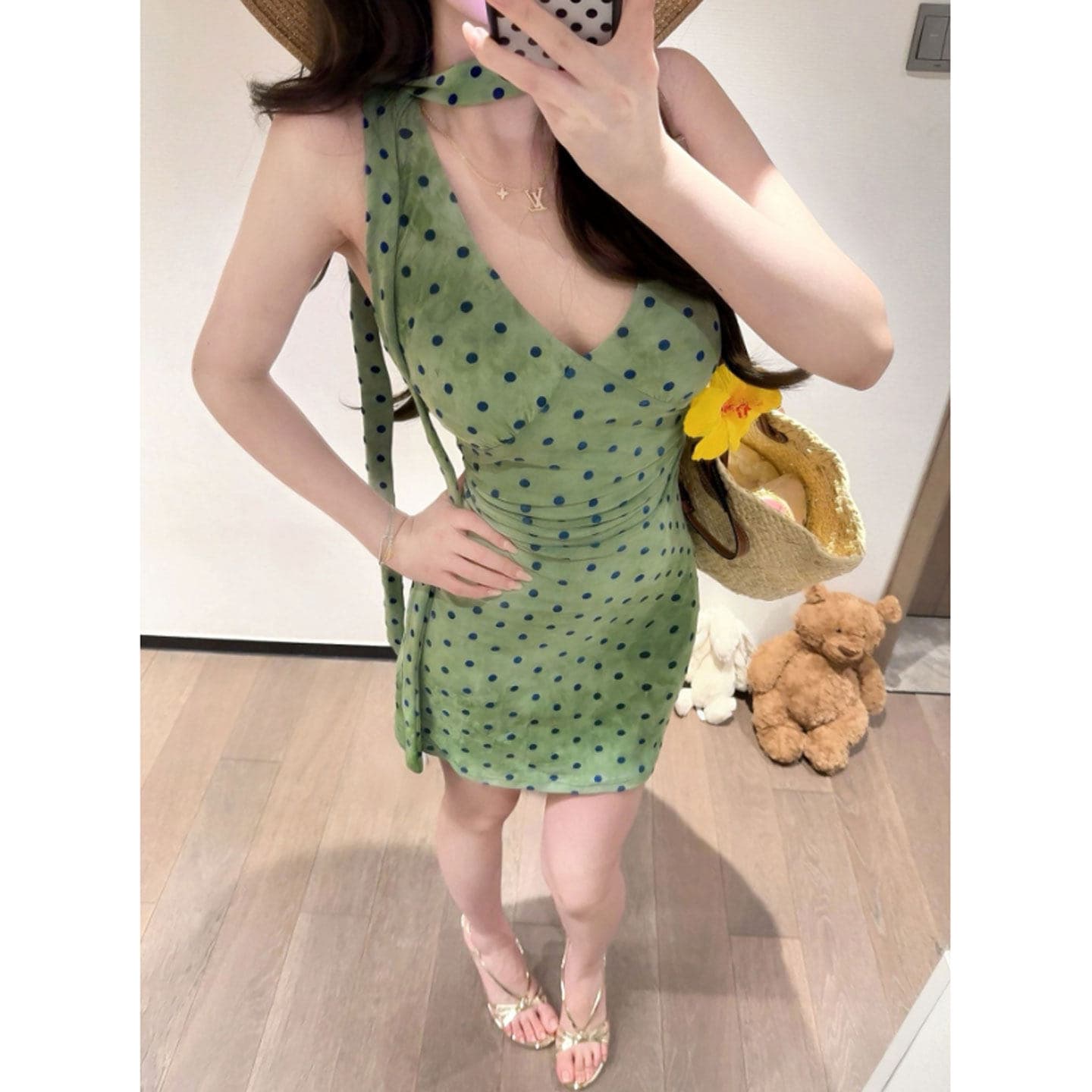폴리 에스터 인터넷 원단 네리 녹색 V넥 도트 무늬 행침 목 여성 드레스 여름 프랑스식 허리 수축 품격 타이트 스커트 이미지 3