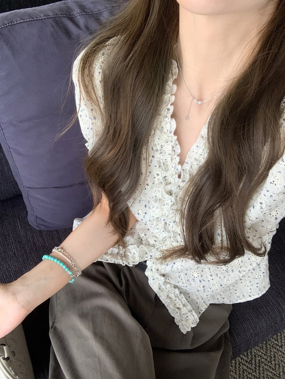자카드 자수 원단 참나무 늑골 주름 프랑스식 꽃무늬 거품 소매 여성 셔츠 여름 v 칼라 작은 대중 맨위 상세 이미지 14