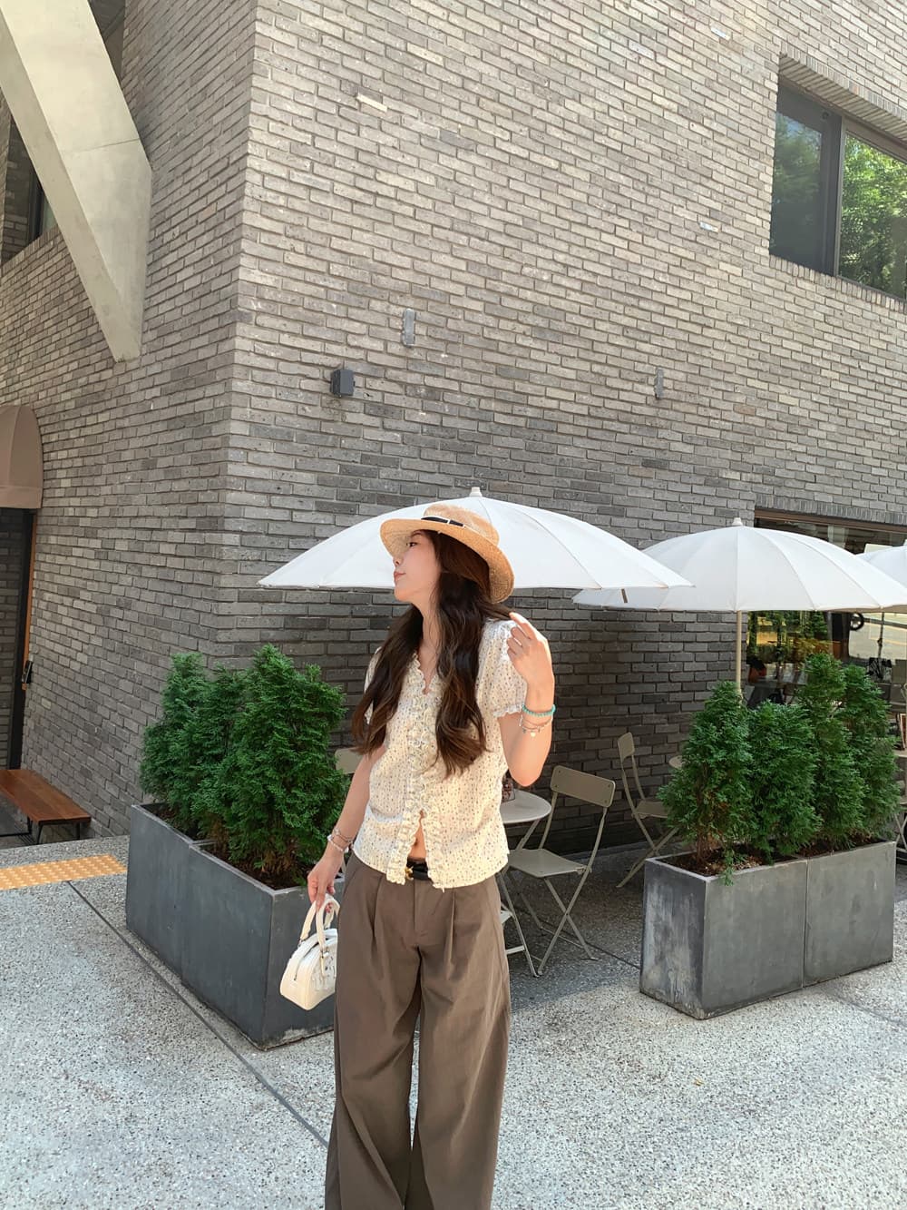 자카드 자수 원단 참나무 늑골 주름 프랑스식 꽃무늬 거품 소매 여성 셔츠 여름 v 칼라 작은 대중 맨위 상세 이미지 40