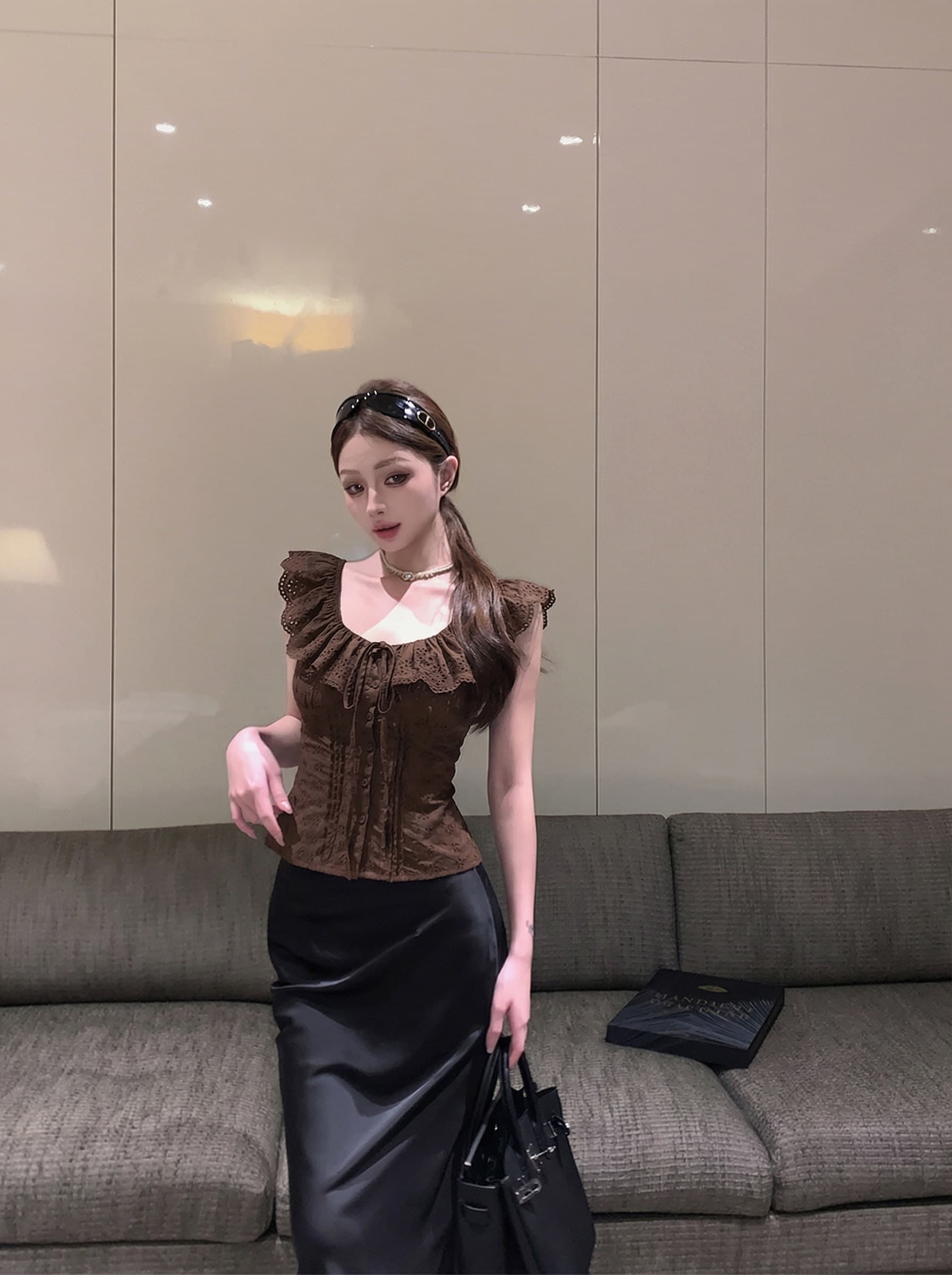 순면 자카드 원단 네리 명중 가져 가라. 부드러운 프릴 오프숄더 브라운 보라색 자수 허리 수축 셔츠 상세 이미지 5
