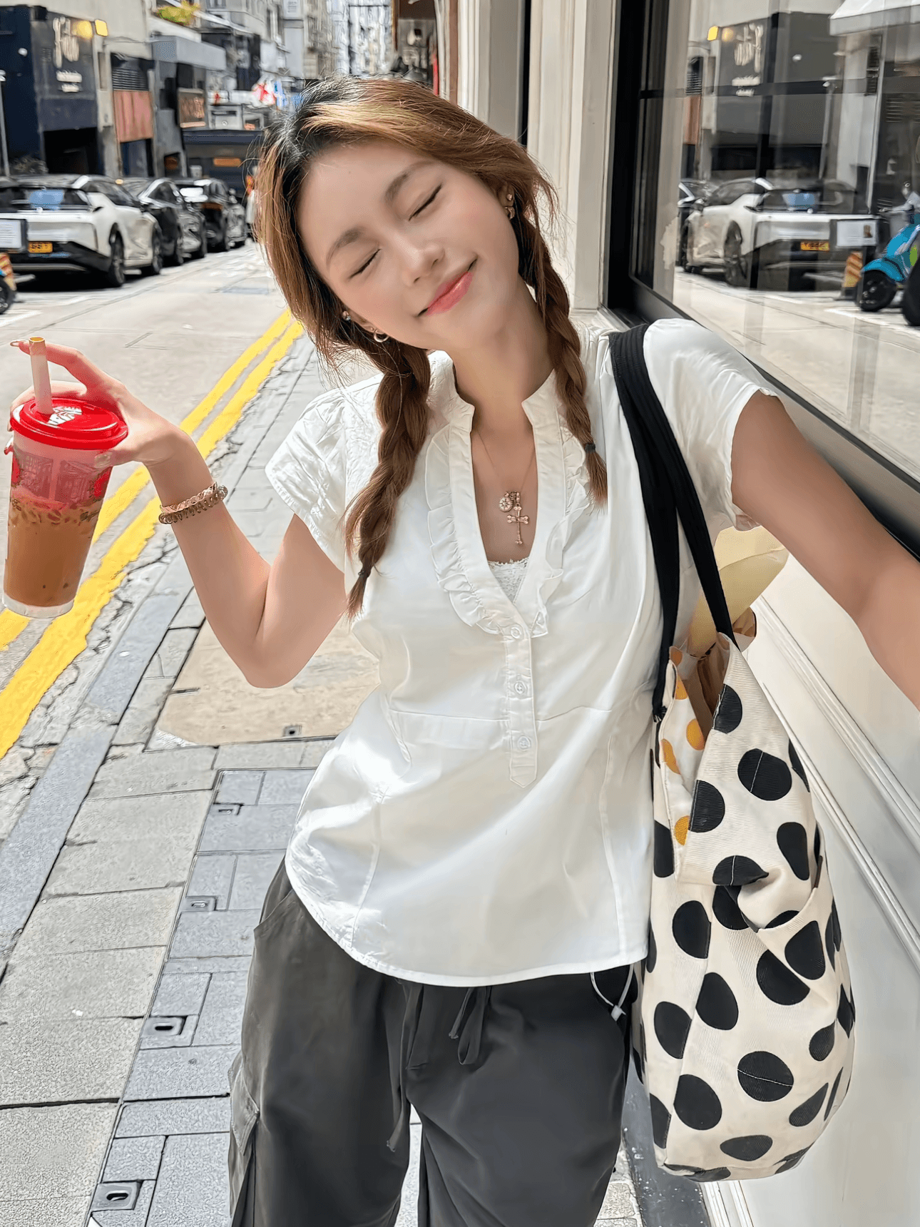 주간 실크 원단 스트랩 한 부서 레이스 v 칼라 흰 셔츠 거품 소매 허리 수축 다용도 슬림해 보이는 작은 셔츠 상세 이미지 4
