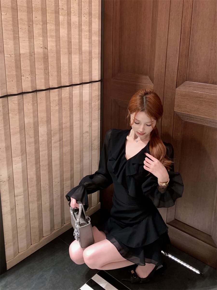 캐치 부서 데이트 치마 순수한 욕망 V넥 나팔 소매 검정색 드레스 작은 키 허리 수축 프릴 치마 이른 봄 새로운 상세 이미지 10