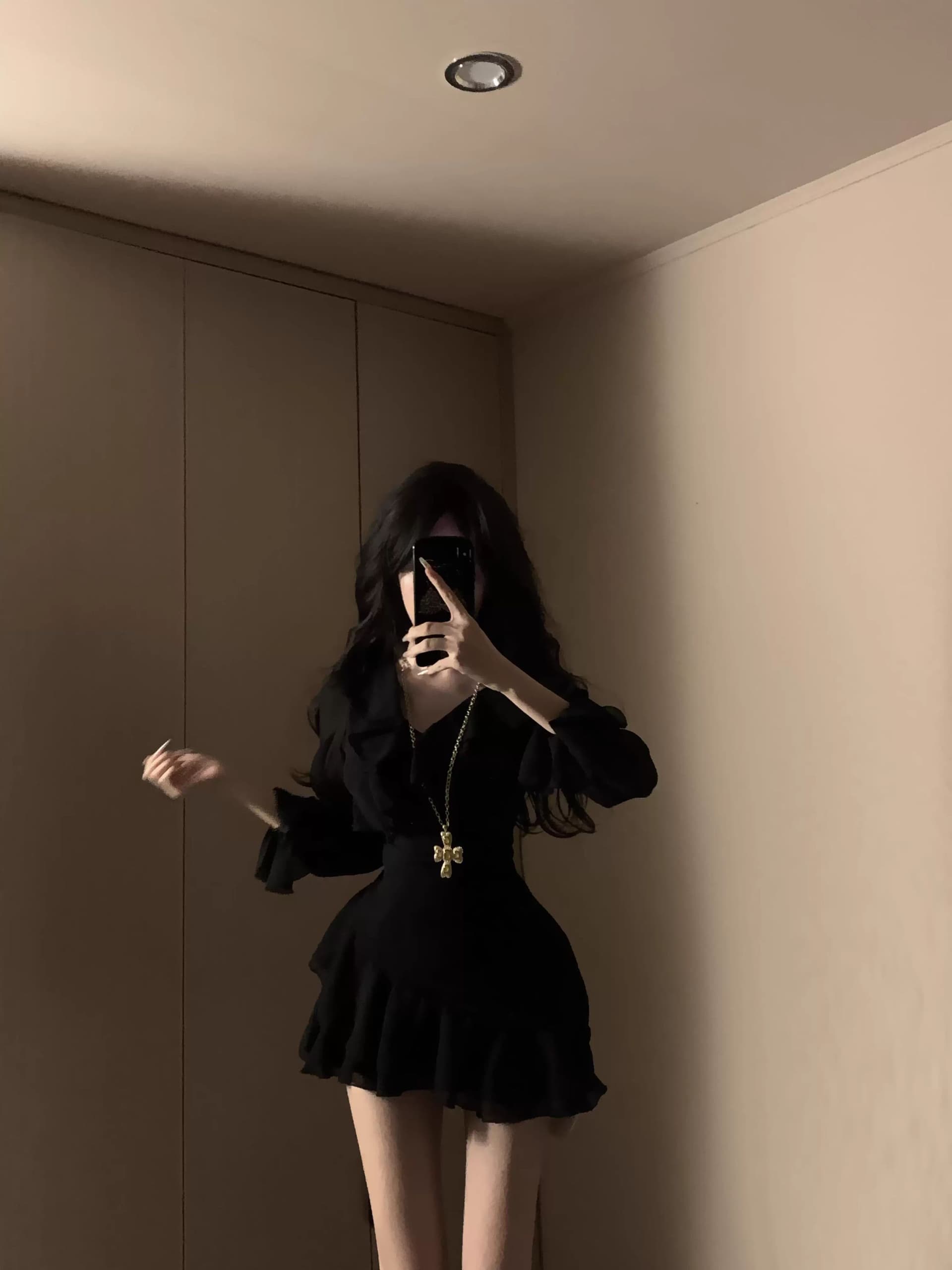 검정색 v 칼라 프릴 드레스 나팔 긴팔 불규칙 허리 수축 타이트 스커트 핫걸 미니 스커트 여성 상세 이미지 5
