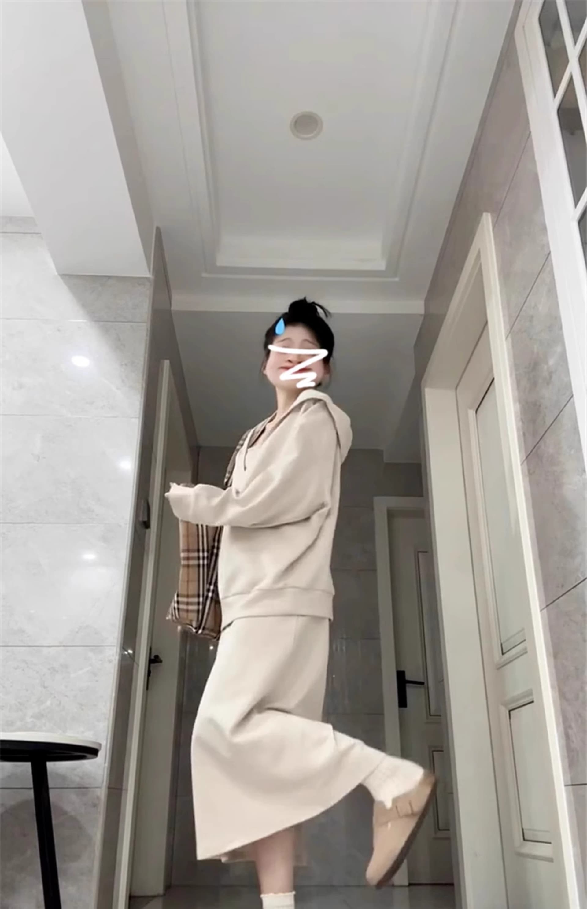 사람들 면 빈 가스 층 참나무 늑골 이른 가을 미니멀리즘 세트 여성 비틀림 후드 맨위 타이트 스커트 반신 스커트 상세 이미지 11