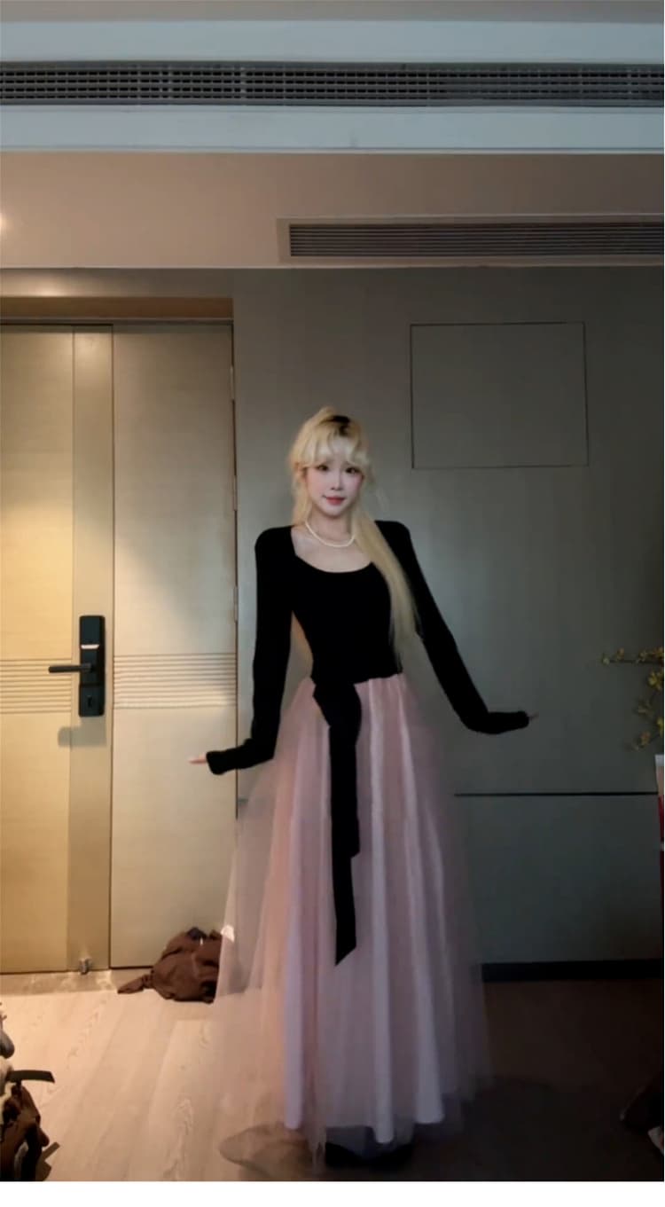 그는 벤 바람 검정색 고급 센스 허리 수축 여성 드레스 2025 가을 겨울철 슬림해 보이는 어깨 긴팔 품격 길다 치마 상세 이미지 4