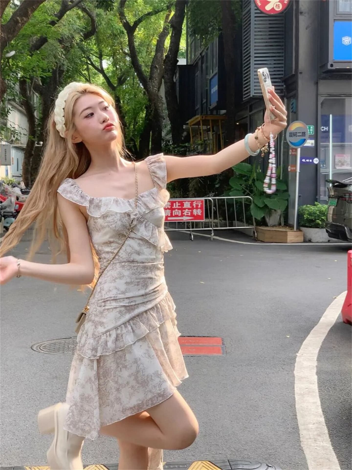 높음 비틀림 쉬폰 벨트 네리 있음 지퍼 허리 수축 주름 슬립 드레스 수묵화 프린트 프릴 미니 스커트 상세 이미지 5