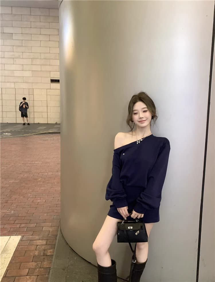 오프숄더 루즈핏 슬림해 보이는 후드티 드레스 아이들 프랑스식 품격 캐주얼 디자인 센스 비스듬한 어깨 긴팔 미니 스커트 상세 이미지 4
