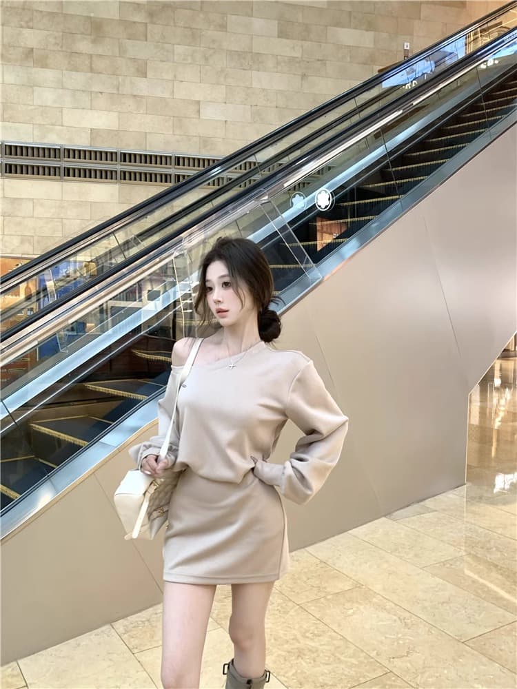 오프숄더 루즈핏 슬림해 보이는 후드티 드레스 아이들 프랑스식 품격 캐주얼 디자인 센스 비스듬한 어깨 긴팔 미니 스커트 상세 이미지 11
