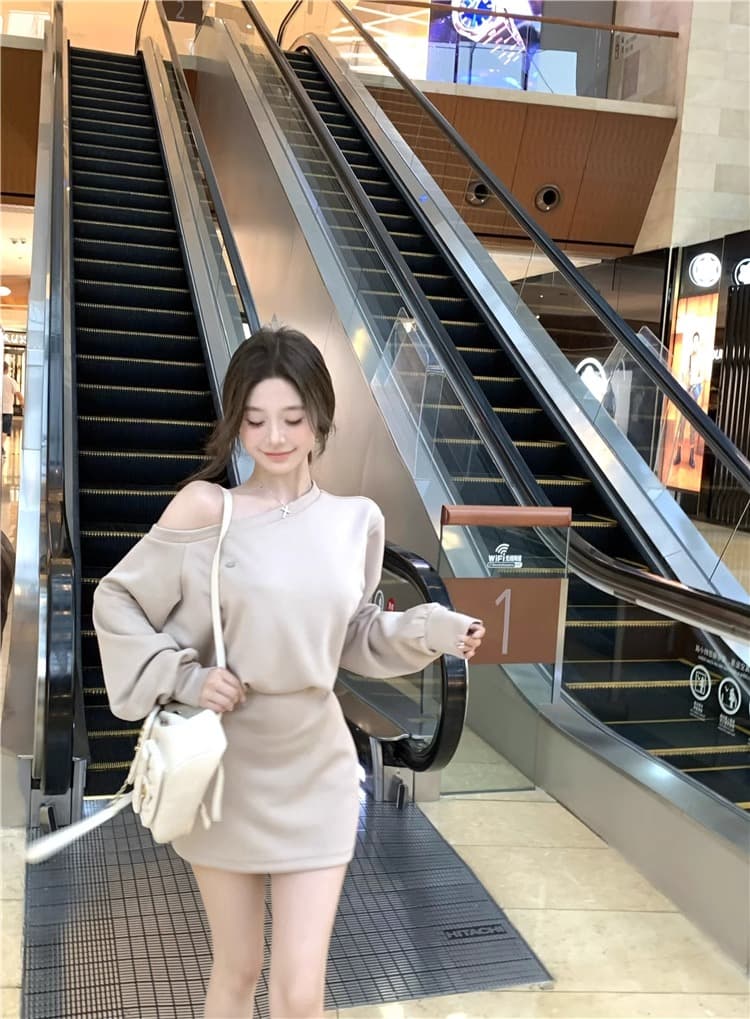 오프숄더 루즈핏 슬림해 보이는 후드티 드레스 아이들 프랑스식 품격 캐주얼 디자인 센스 비스듬한 어깨 긴팔 미니 스커트 상세 이미지 14