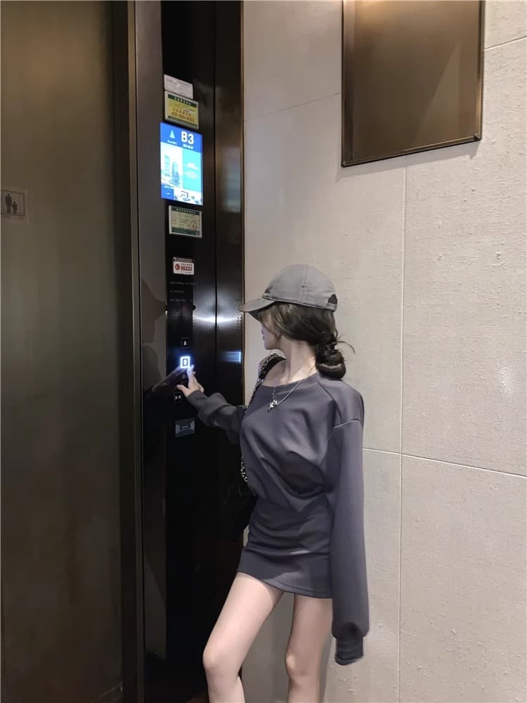 오프숄더 루즈핏 슬림해 보이는 후드티 드레스 아이들 프랑스식 품격 캐주얼 디자인 센스 비스듬한 어깨 긴팔 미니 스커트 상세 이미지 19