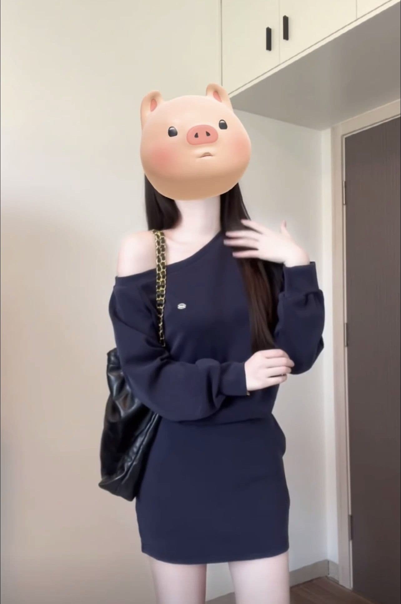 오프숄더 루즈핏 후드티 여성 드레스 가을 겨울 인사이드 가져 가라. 긴팔 프랑스식 품격 디자인 센스 비스듬한 어깨 이른 가을 짧은 치마 상세 이미지 2