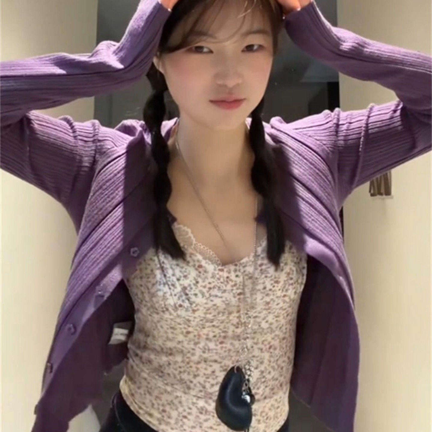 이중층 원단 주름 한 부서 꽃무늬 캐미솔 허리 수축 구덩이 기사 니트 오픈 가디건 분위기 센스 투피스 슈트 이미지 3