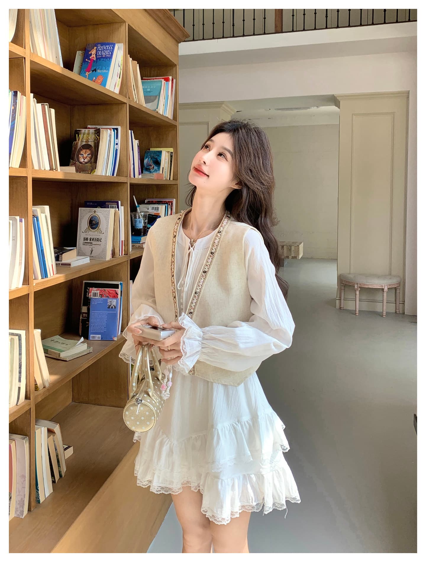 천 실크 주름 네리 참나무 늑골 분위기 센스 하프 열기 레이스업 나팔 소매 층 연꽃 잎 화이트 여성 드레스 상세 이미지 13