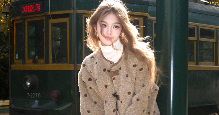 500 그램 양털 플리스 복합 스웨이드 수건 자수 법 하나 의류 둘 착용 스웨이드 양털 소뿔 버클 재킷 상세 이미지 2