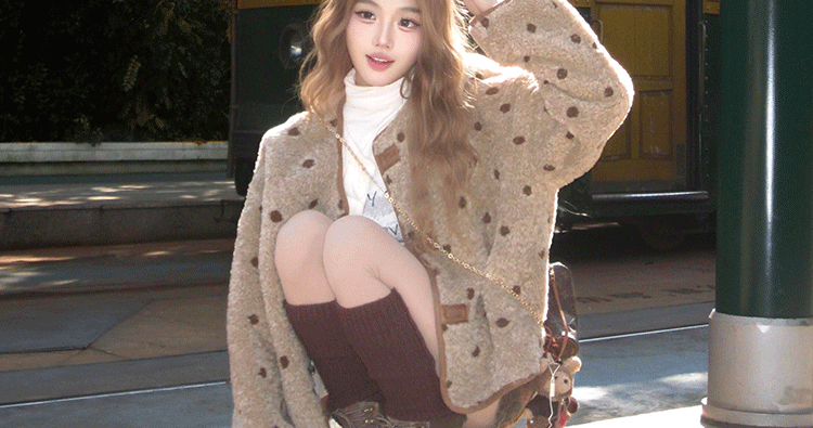500 그램 양털 플리스 복합 스웨이드 수건 자수 법 하나 의류 둘 착용 스웨이드 양털 소뿔 버클 재킷 상세 이미지 8