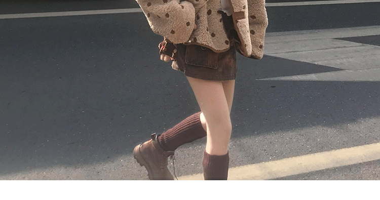 500 그램 양털 플리스 복합 스웨이드 수건 자수 법 하나 의류 둘 착용 스웨이드 양털 소뿔 버클 재킷 상세 이미지 19