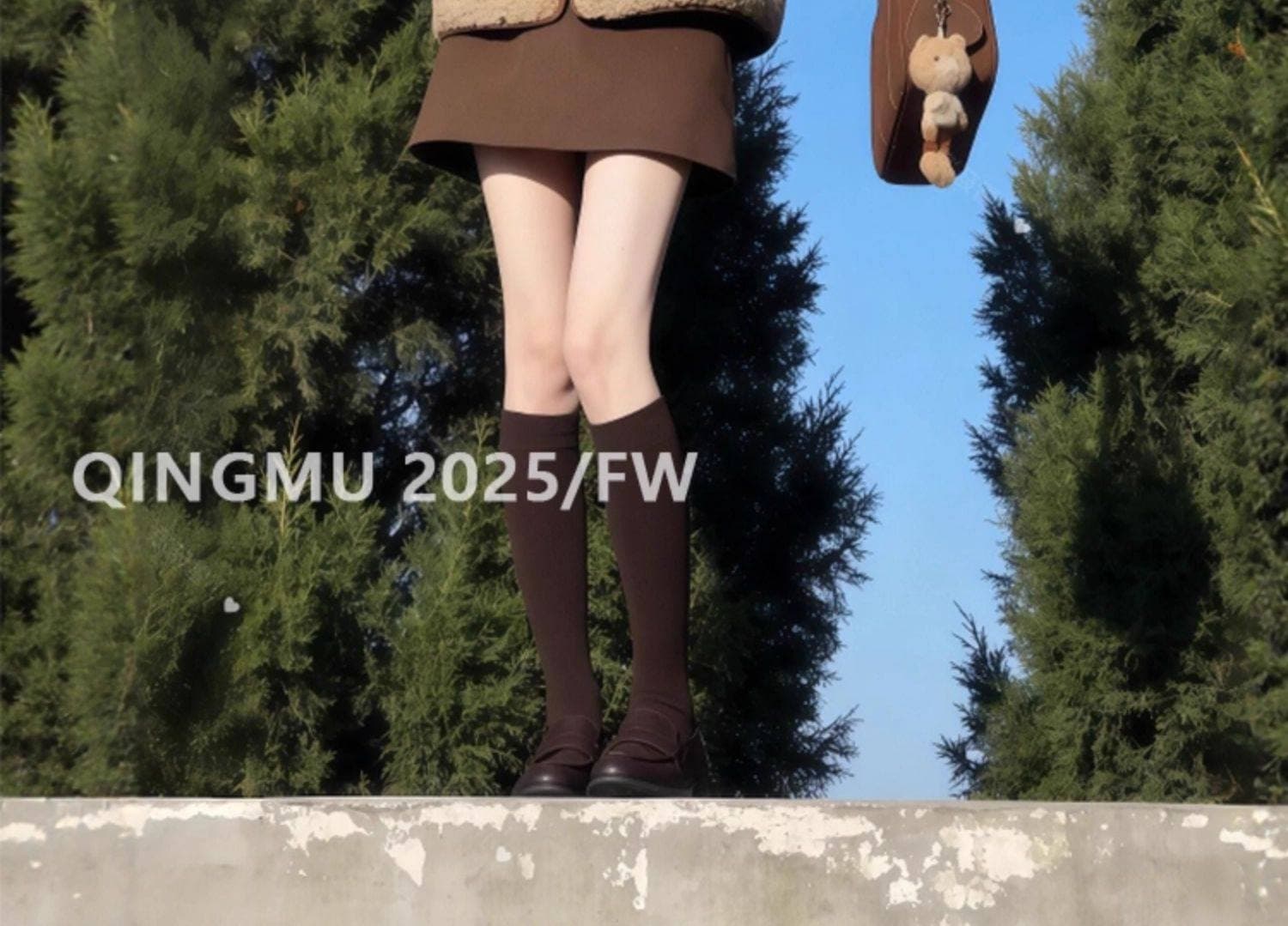 500 그램 양털 플리스 복합 스웨이드 수건 자수 법 하나 레트로 두꺼운 스타일 소뿔 버클 여성 코트 가을 겨울 상세 이미지 5