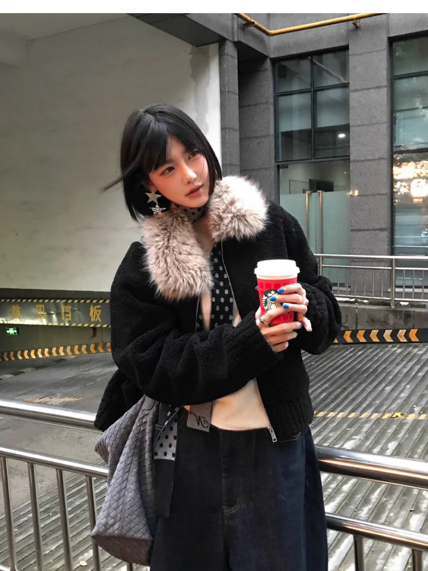 두꺼운 500 그램 양털 플리스 복합 스웨이드 큰 모피 칼라 하나 레트로 여성 가을 피모 하나 모방 양털 맨위 상세 이미지 4