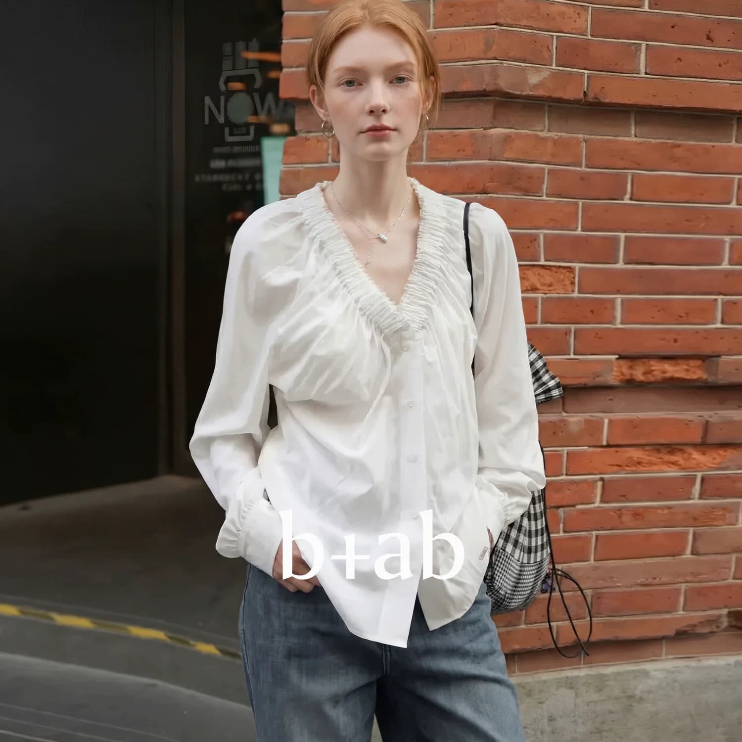 두꺼운 모래 워시 사선 무늬 원단 작은 대중 디자인 주름 v 칼라 프릴 거품 소매 긴팔 여성 셔츠 가을 이미지 2
