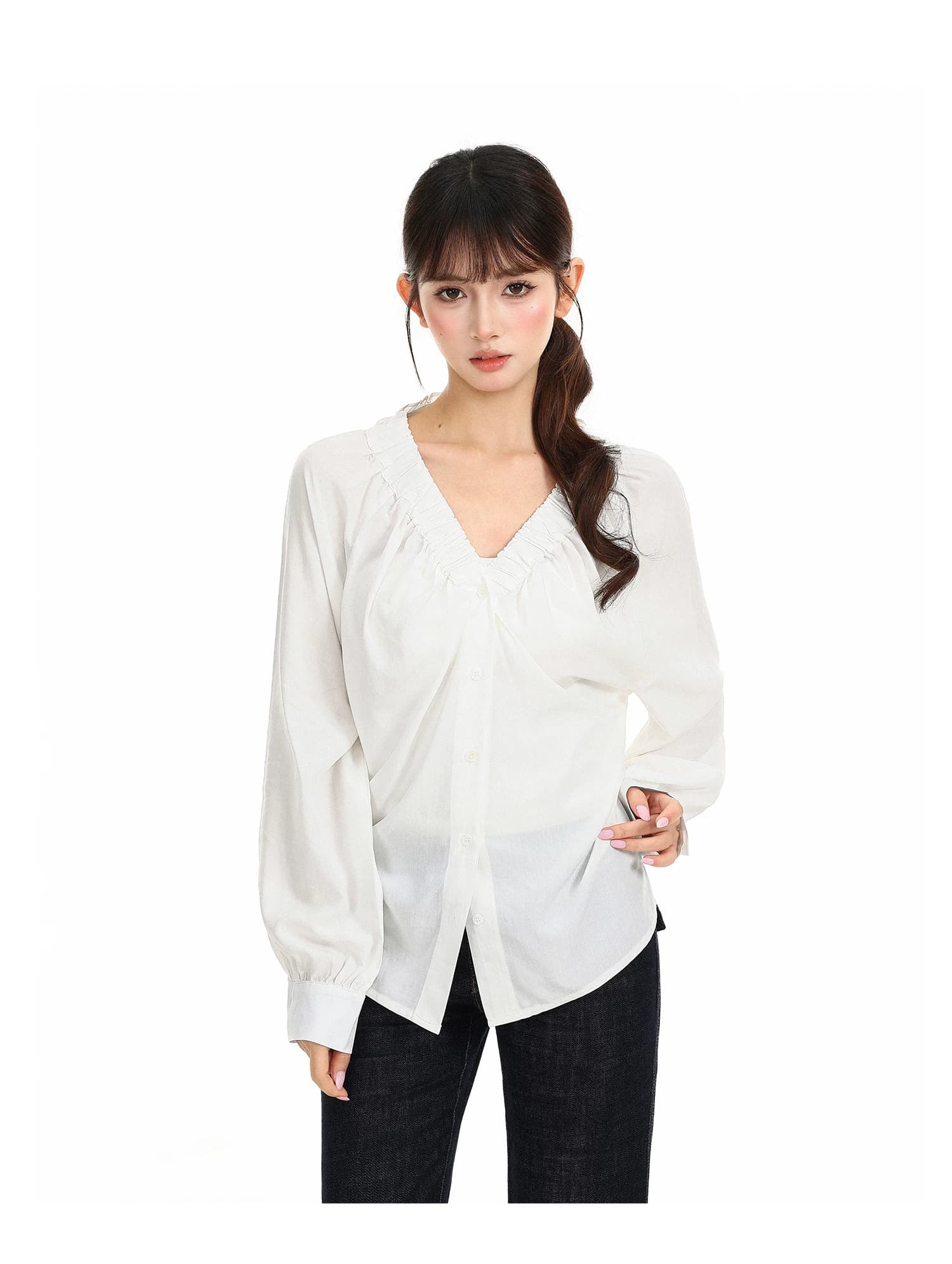 두꺼운 모래 워시 사선 무늬 원단 절묘한 프릴 v 리더쉽 단추 거품 소매 슬림해 보이는 화이트 맨위 여성 상세 이미지 10