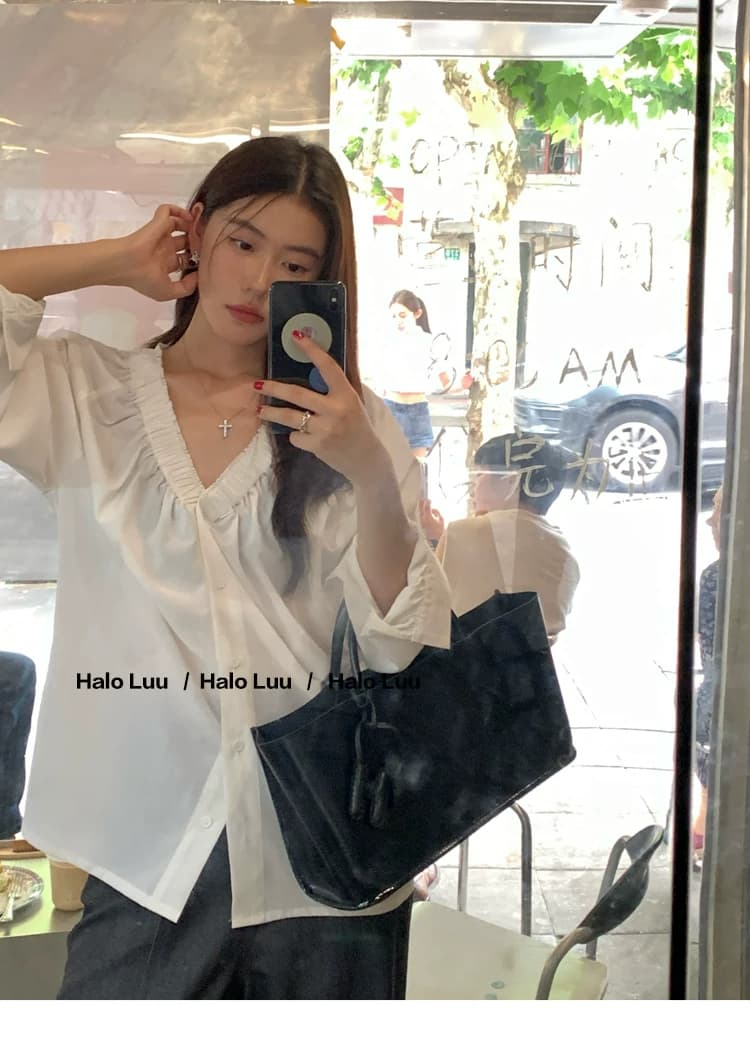 두꺼운 모래 워시 사선 무늬 원단 빛 요리 한 바람 주름 v 칼라 프릴 거품 소매 다용도 여성 흰 셔츠 상세 이미지 5
