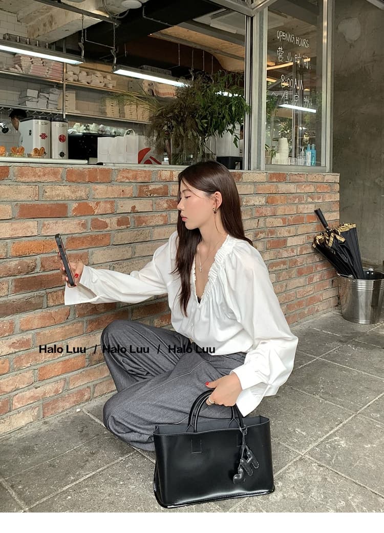 두꺼운 모래 워시 사선 무늬 원단 빛 요리 한 바람 주름 v 칼라 프릴 거품 소매 다용도 여성 흰 셔츠 상세 이미지 18