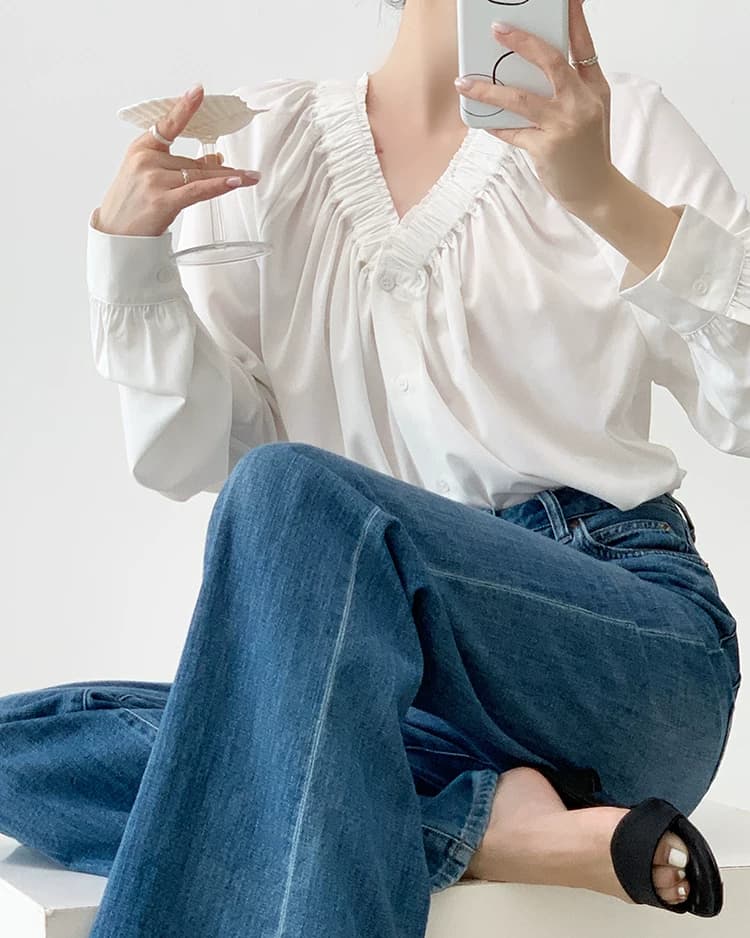 두꺼운 모래 워시 사선 무늬 원단 부드러운 품격 프릴 v 칼라 거품 소매 단색 싱글 줄 버튼 여성 셔츠 상세 이미지 26