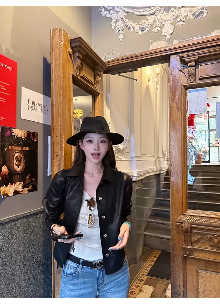 바보 빛 PU 가죽 원단 네리 작은 대중 빛 럭셔리 폴로 칼라 꽃 훈련 버클 쇼트 스타일 검정색 가죽 재킷 맨위 여성 가을 상세 이미지 9