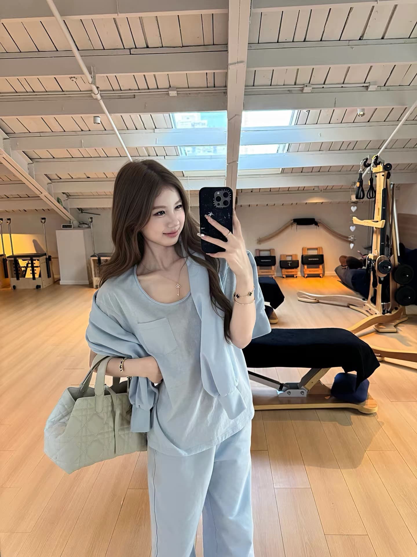 tongiiuu row 부서 스키니 t 디자인 센스 반팔 티셔츠 여성 루즈핏 슬림해 보이는 인사이드 가져 가라. 기본 셔츠 맨위 이미지 2