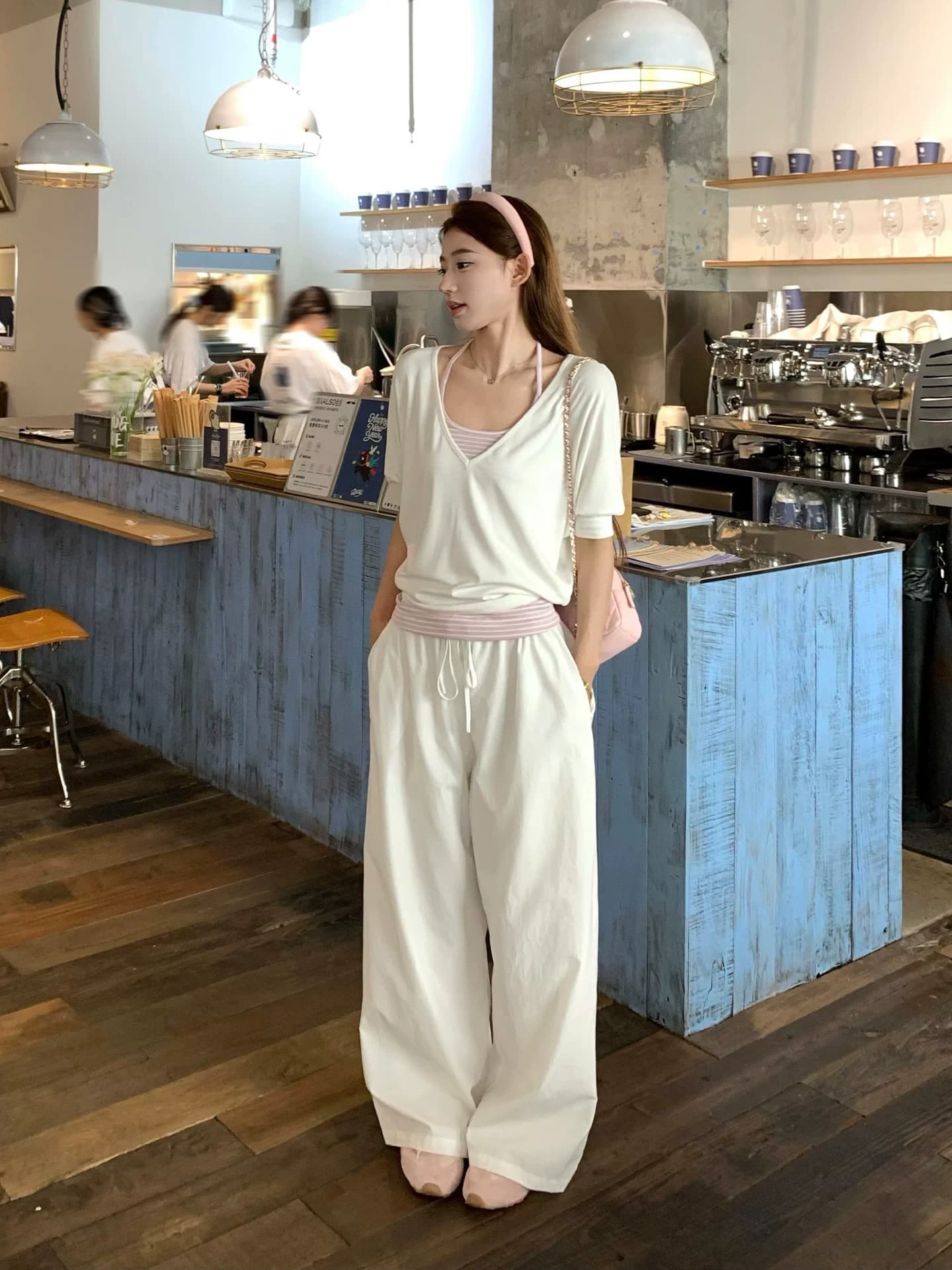 송 긍정적 인 En 화이트 V넥 반팔 티셔츠 여성 여름 착용 가져 가라. 새로운 루즈핏 캐주얼 블라우스 중간 소매 아름다운 맨위 트렌디 상세 이미지 4